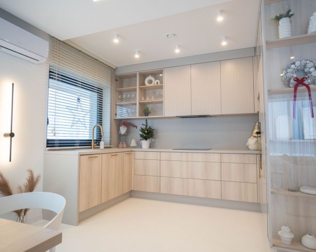 Domek White